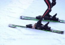 Cina, a Changchun il primo debutto dei robot umanoidi sugli sci – VIDEO