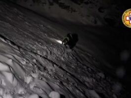 Monti Sibillini, ignora il maltempo e resta bloccato: 7 ore di soccorso nella tormenta – VIDEO