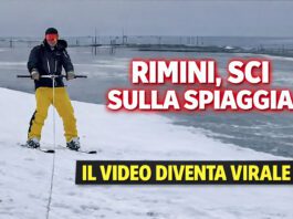 Rimini, sci sulla spiaggia innevata: il video diventa virale sui social – VIDEO