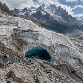 Chamonix, la grotta della Mer de Glace potrebbe non essere più visitabile entro cinque anni